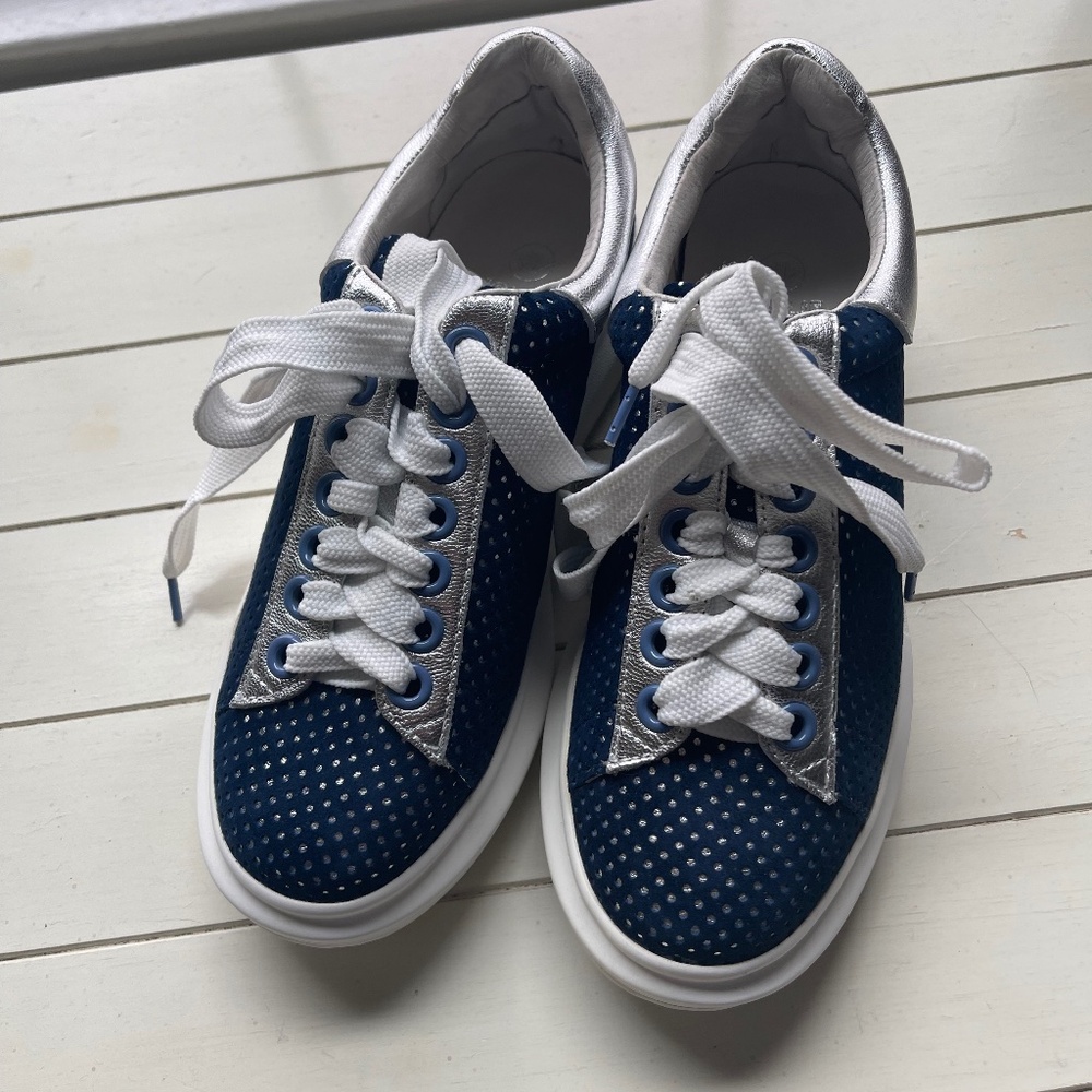 Holie Watman Seeing Spots platform sneaker size 8